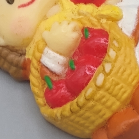 Russ Berrie Pilgrim Girl Thanksgiving Holiday Autumn Fall Brooch Pin Vintage - Picture 5 of 12